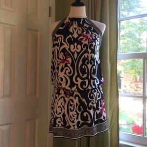 Sleeveless, tunic length top